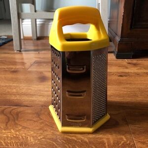 Yellow veggie and cheese grader